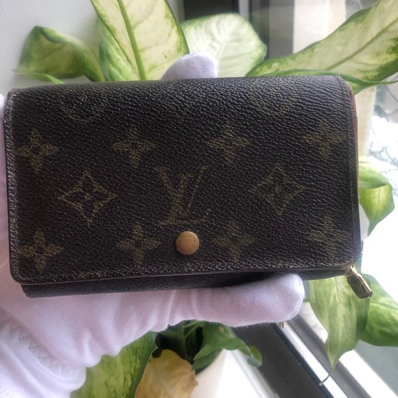 Louis Vuitton Handbags - ♥ Authentic Vintage Louis Vuitton Monogram Wallet